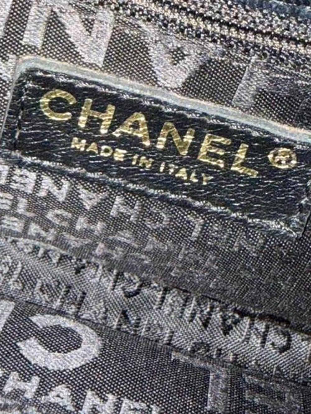 CHANEL Multicolor Embroidered Patchwork Precious Symbols Chain Shoulder Bag - Picture 8 of 8